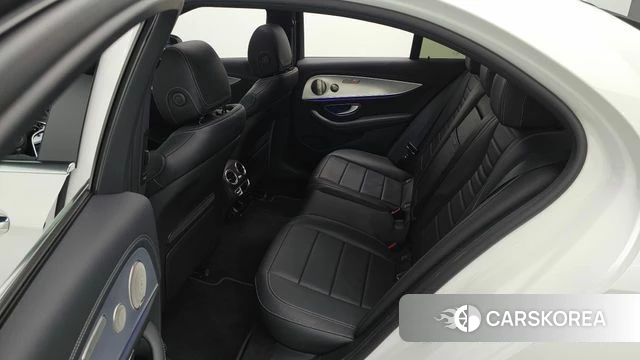 Mercedes-Benz E-Class W213 2021 Белый из Кореи, фото 2