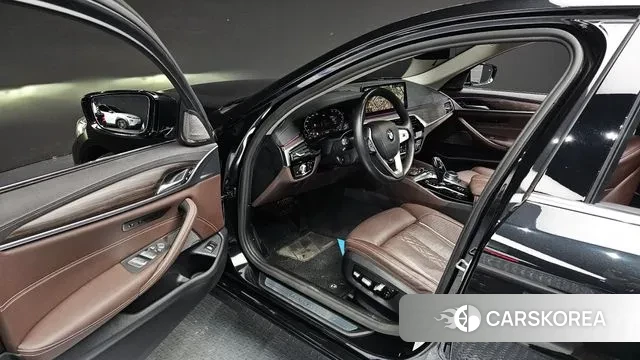 BMW 5 Series (G30) 2020 Черный из Кореи, фото 2