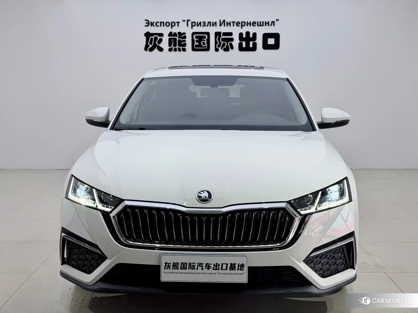 Skoda Octavia 2022 Белый из Китая, фото 2