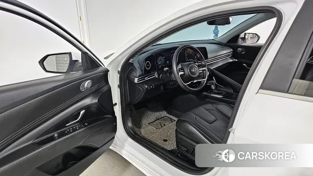 Hyundai Avante Hybrid (CN7) 2022 Белый из Кореи, фото 2