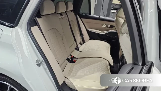 BMW 3 Series (G20) 2025 Белый из Кореи, фото 2