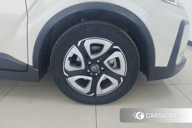 Toyota C-HR EV 2021 Белый из Китая, фото 2