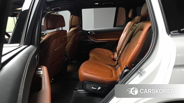BMW X7 (G07) 2025 Белый из Кореи, фото 2