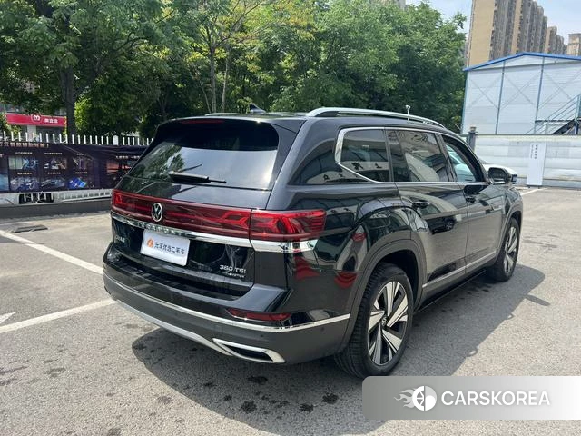 Volkswagen Tourang 2023 Черный из Китая, фото 2