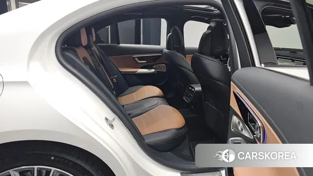 Mercedes-Benz E-Class W214 2025 Белый из Кореи, фото 2