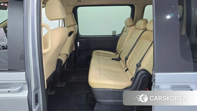 Hyundai Staria 2023 Серебряный из Кореи, фото 2
