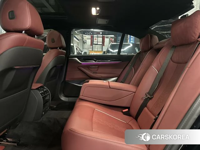 BMW 5 series 2022 Черный из Китая, фото 2