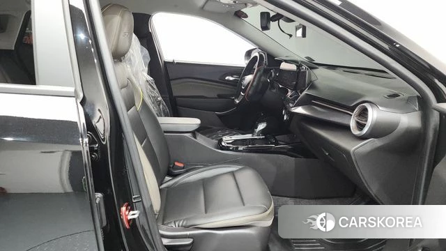 Chevrolet (GM Daewoo) Trax Crossover 2024 Черный из Кореи, фото 2