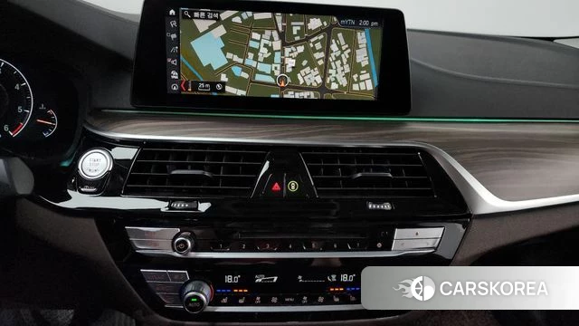 BMW 5 Series (G30) 2019 Серый из Кореи, фото 2