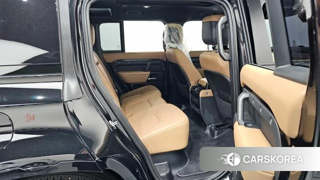 Land Rover Defender (L663) 2025 Черный из Кореи, фото 2