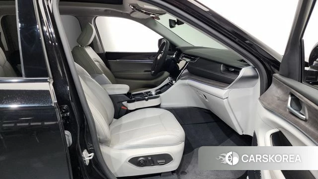 Jeep Grand Cherokee (WL) 2023 Черный из Кореи, фото 2