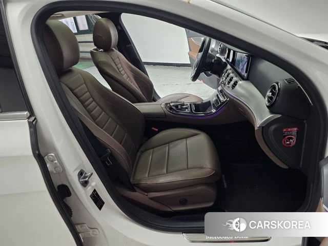 Mercedes-Benz E-Class W213 2019 Белый из Кореи, фото 2