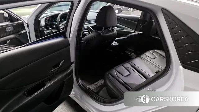 Hyundai The New Avante (CN7) 2023 Белый из Кореи, фото 2