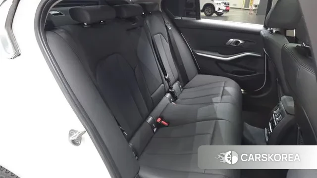 BMW 3 Series (G20) 2019 Белый из Кореи, фото 2