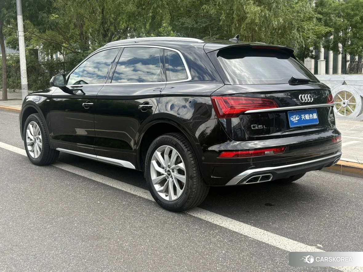 Audi Q5L 2023 Черный из Китая, фото 2
