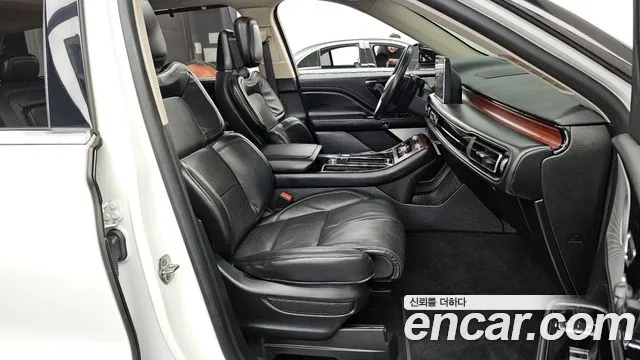 Lincoln Aviator 2nd generation 2021 Белый из Кореи, фото 2