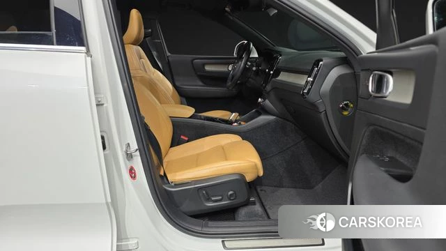 Volvo XC40 2020 Белый из Кореи, фото 2