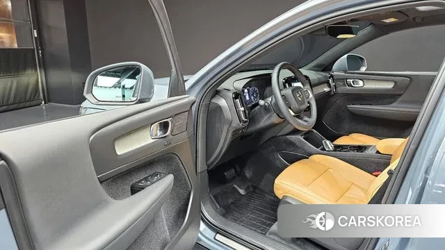 Volvo XC40 2022 Синий из Кореи, фото 2