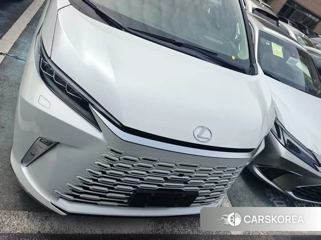 Lexus LM 2026 Белый из Китая, фото 2