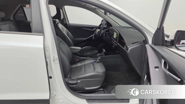 Kia Di Ol Nu Niro 2022 Белый из Кореи, фото 2