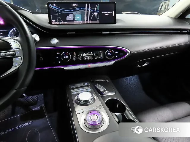 Genesis GV70 2021 Белый из Кореи, фото 2