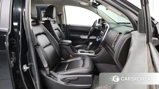 Chevrolet (GM Daewoo) Real New Colorado 2022 Черный из Кореи, фото 2