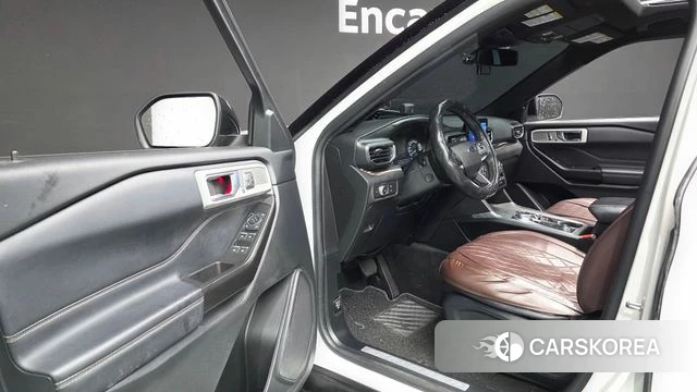 Ford Explorer 6th Generation 2020 Белый из Кореи, фото 2
