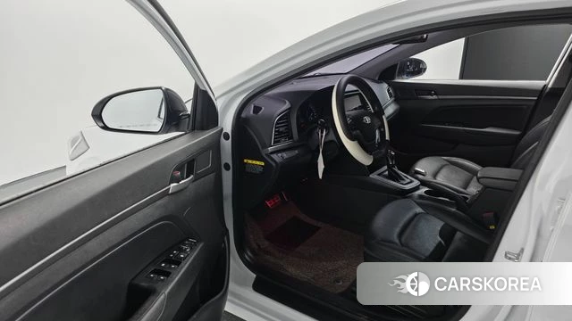 Hyundai Avante AD 2018 Белый из Кореи, фото 2