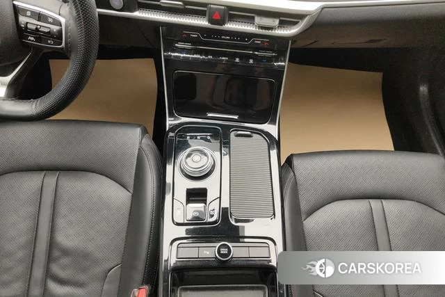 Kia K5 2023 Белый из Китая, фото 2