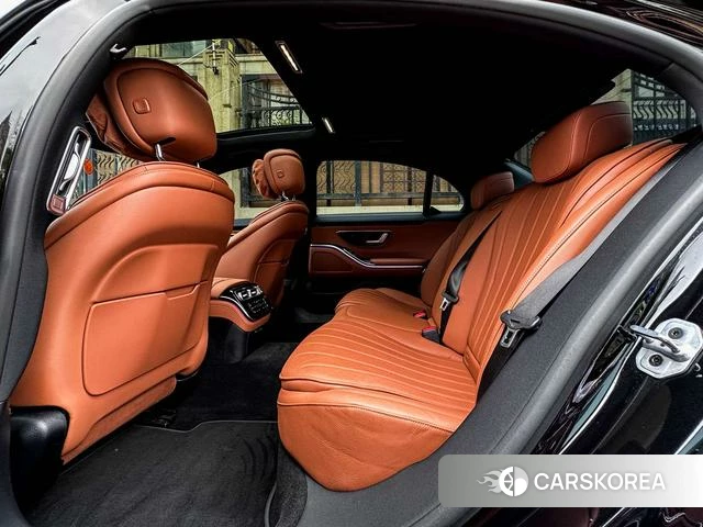 Mercedes-Benz S-class 2024 Черный из Китая, фото 2
