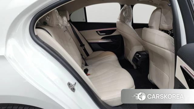 Mercedes-Benz E-Class W214 2024 Белый из Кореи, фото 2