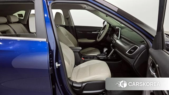 Kia Seltos 2021 Синий из Кореи, фото 2