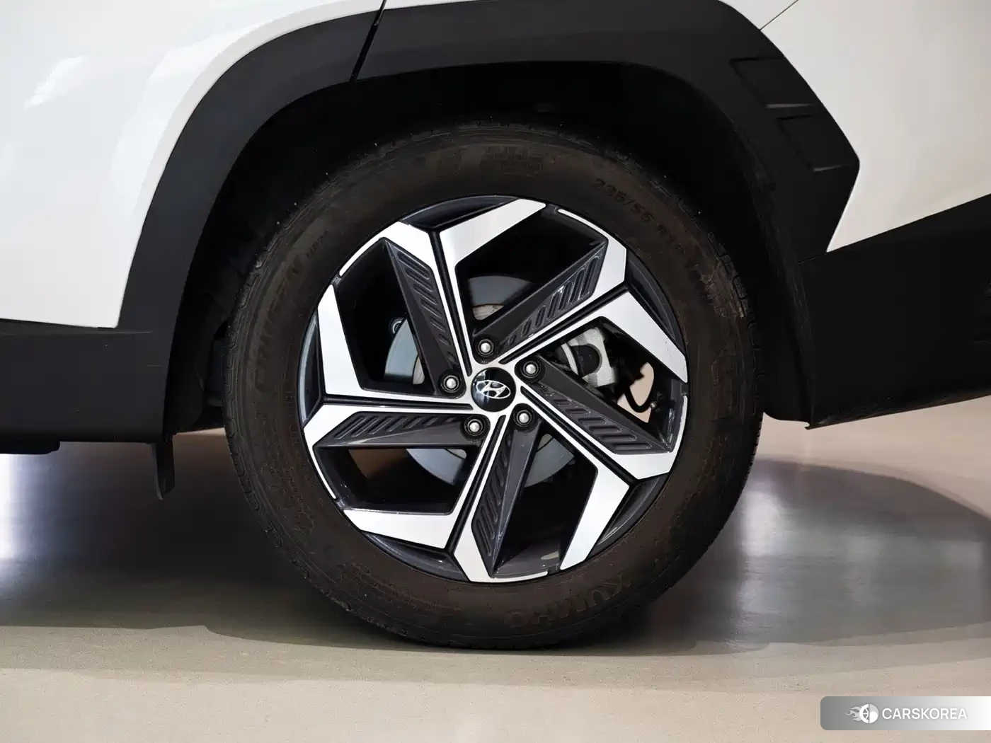 Hyundai Tucson 2023 Белый из Китая, фото 2