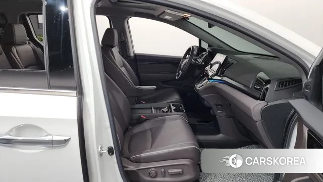 Honda Odyssey 2023 Белый из Кореи, фото 2