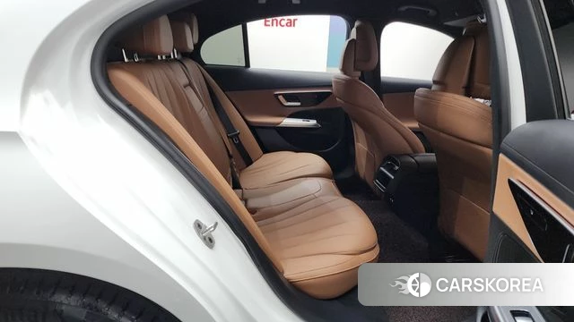 Mercedes-Benz E-Class W214 2024 Белый из Кореи, фото 2