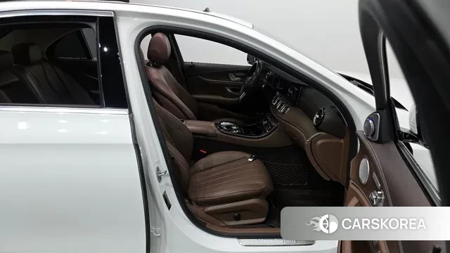 Mercedes-Benz E-Class W213 2020 Белый из Кореи, фото 2