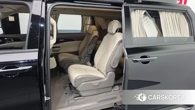 Kia Carnival 4th generation 2022 Черный из Кореи, фото 2