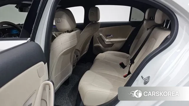 Mercedes-Benz A-Class W177 2021 Белый из Кореи, фото 2