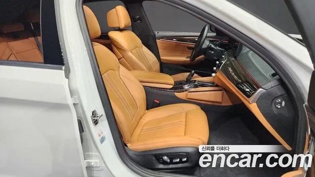 BMW 5 Series (G30) 2021 Белый из Кореи, фото 2