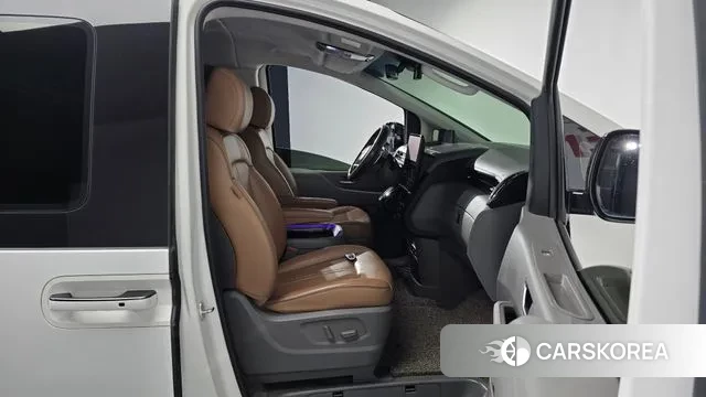 Hyundai Staria 2022 Белый из Кореи, фото 2