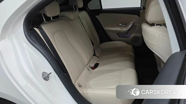 Mercedes-Benz A-Class W177 2021 Белый из Кореи, фото 2