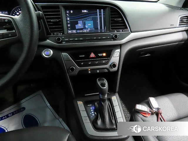 Hyundai Avante AD 2018 Белый из Кореи, фото 2