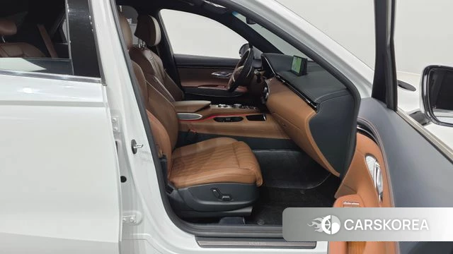 Genesis GV70 2023 Белый из Кореи, фото 2