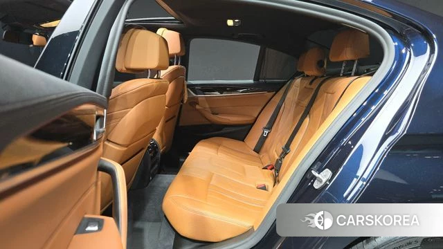 BMW 5 Series (G30) 2021 Черный из Кореи, фото 2
