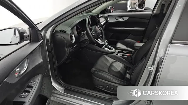 Kia The New K3 2nd generation 2022 Серебряный из Кореи, фото 2