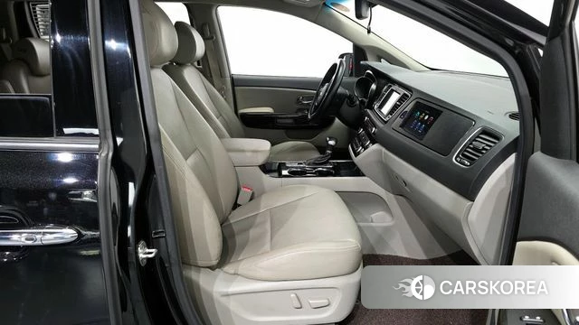 Kia The New Carnival 2019 Черный из Кореи, фото 2
