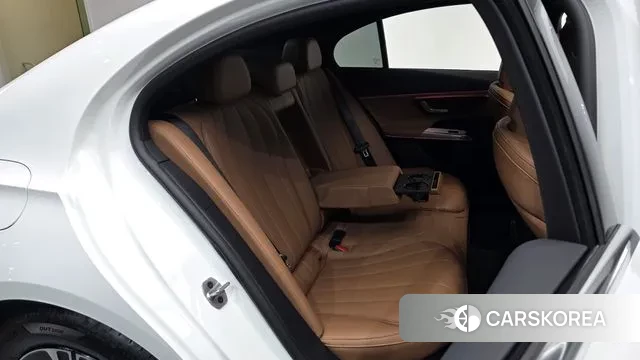 Mercedes-Benz E-Class W214 2025 Белый из Кореи, фото 2