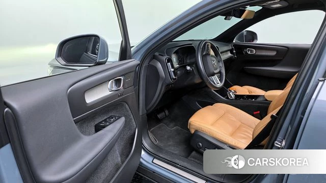 Volvo XC40 2022 Синий из Кореи, фото 2