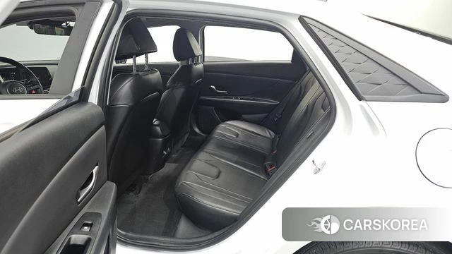 Hyundai The New Avante (CN7) 2023 Белый из Кореи, фото 2