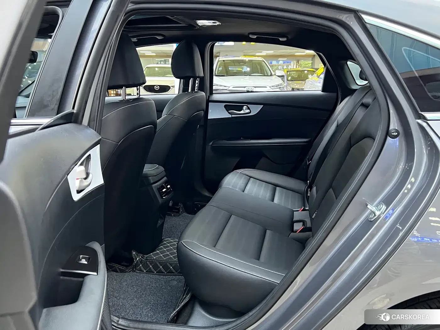 Kia K3 2023 Silver/gray из Китая, фото 2